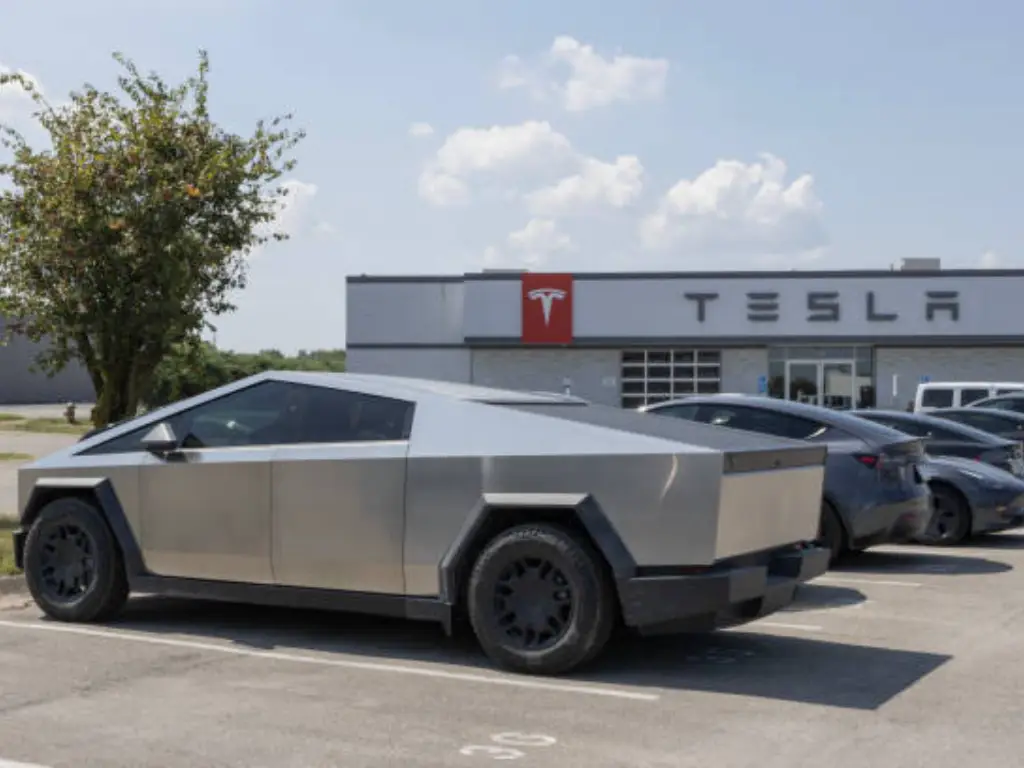Tesla Wrap Detail